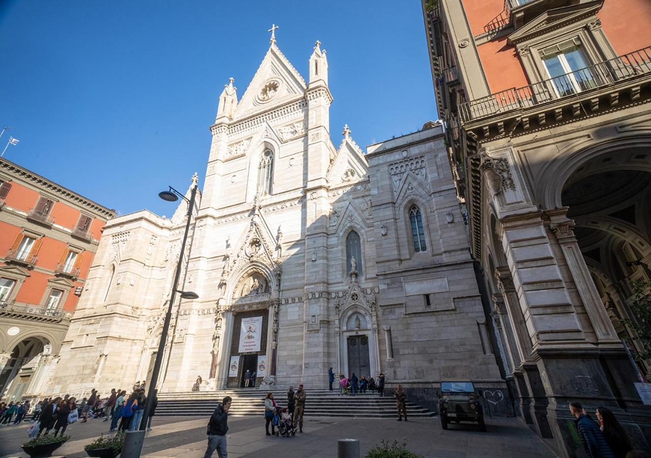 Апартаменты Il Duomo A Due Passi Неаполь Экстерьер фото